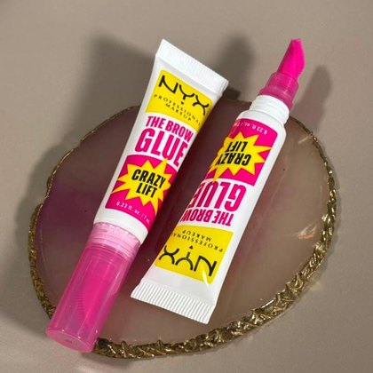 Cola de sobrancelha NYX · efeito brow lamination